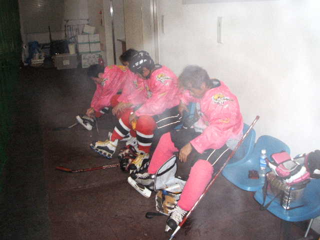 ���̉摜�̒��쌠��
Hiroshima Inline Hockey League(HIHL)�ɂ���܂��B�摜�f�[�^�̖��f�]�p�͌ł����f��\���グ�܂��B