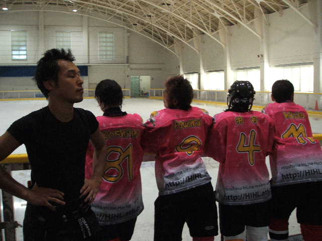 ���̉摜�̒��쌠��
Hiroshima Inline Hockey League(HIHL)�ɂ���܂��B�摜�f�[�^�̖��f�]�p�͌ł����f��\���グ�܂��B