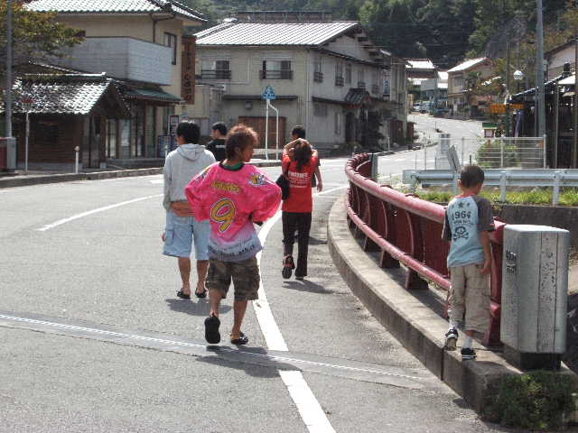 ���̉摜�̒��쌠��
Hiroshima Inline Hockey League(HIHL)�ɂ���܂��B�摜�f�[�^�̖��f�]�p�͌ł����f��\���グ�܂��B