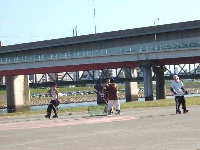 ���̉摜�̒��쌠��
Hiroshima Inline Hockey League(HIHL)�ɂ���܂��B�摜�f�[�^�̖��f�]�p�͌ł����f��\���グ�܂��B