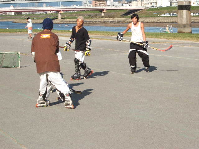 ���̉摜�̒��쌠��
Hiroshima Inline Hockey League(HIHL)�ɂ���܂��B�摜�f�[�^�̖��f�]�p�͌ł����f��\���グ�܂��B