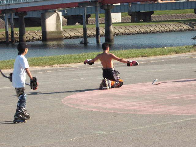 ���̉摜�̒��쌠��
Hiroshima Inline Hockey League(HIHL)�ɂ���܂��B�摜�f�[�^�̖��f�]�p�͌ł����f��\���グ�܂��B