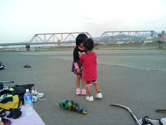 ���̉摜�̒��쌠��
Hiroshima Inline Hockey League(HIHL)�ɂ���܂��B�摜�f�[�^�̖��f�]�p�͌ł����f��\���グ�܂��B