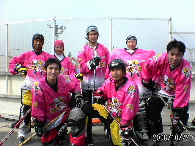 ���̉摜�̒��쌠��
Hiroshima Inline Hockey League(HIHL)�ɂ���܂��B�摜�f�[�^�̖��f�]�p�͌ł����f��\���グ�܂��B