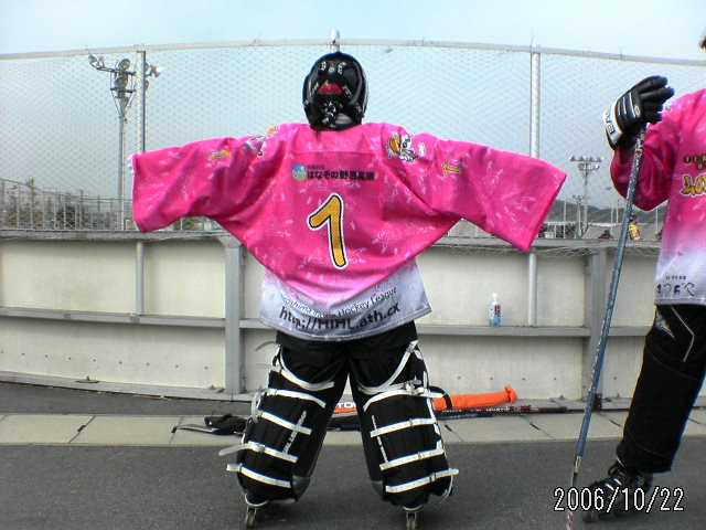 ���̉摜�̒��쌠��
Hiroshima Inline Hockey League(HIHL)�ɂ���܂��B�摜�f�[�^�̖��f�]�p�͌ł����f��\���グ�܂��B