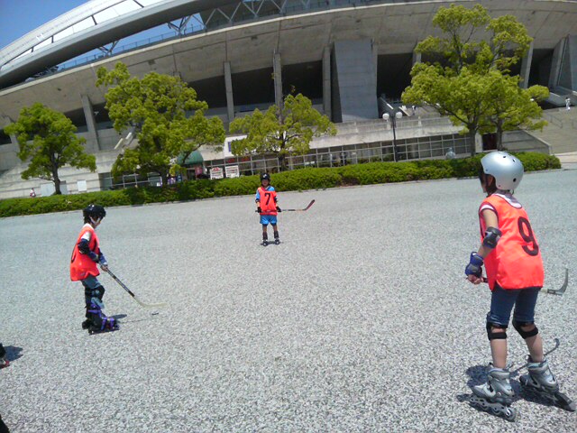 ���̉摜�̒��쌠��
Hiroshima Inline Hockey League(HIHL)�ɂ���܂��B�摜�f�[�^�̖��f�]�p�͌ł����f��\���グ�܂��B