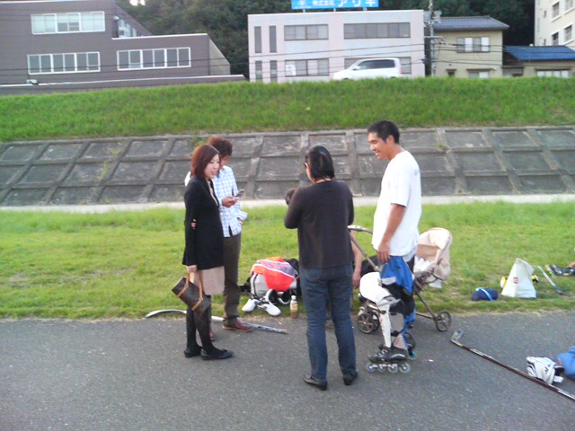 ���̉摜�̒��쌠��
Hiroshima Inline Hockey League(HIHL)�ɂ���܂��B�摜�f�[�^�̖��f�]�p�͌ł����f��\���グ�܂��B