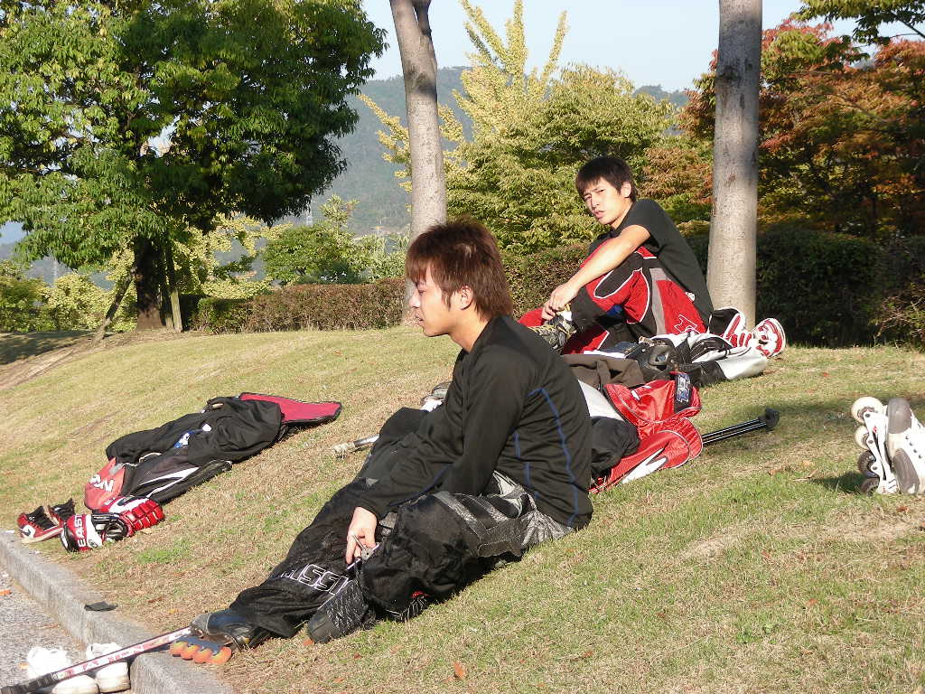 ���̉摜�̒��쌠��
Hiroshima Inline Hockey League(HIHL)�ɂ���܂��B�摜�f�[�^�̖��f�]�p�͌ł����f��\���グ�܂��B