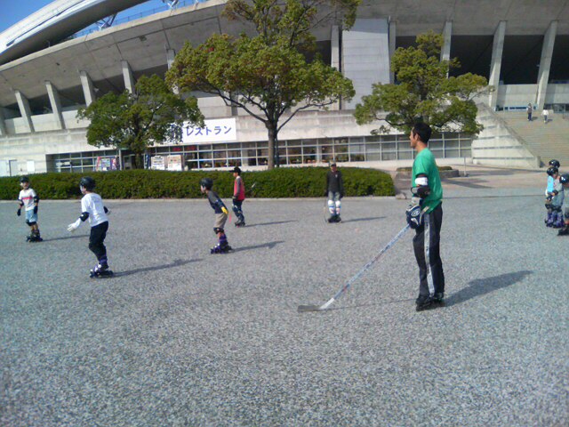 ���̉摜�̒��쌠��
Hiroshima Inline Hockey League(HIHL)�ɂ���܂��B�摜�f�[�^�̖��f�]�p�͌ł����f��\���グ�܂��B