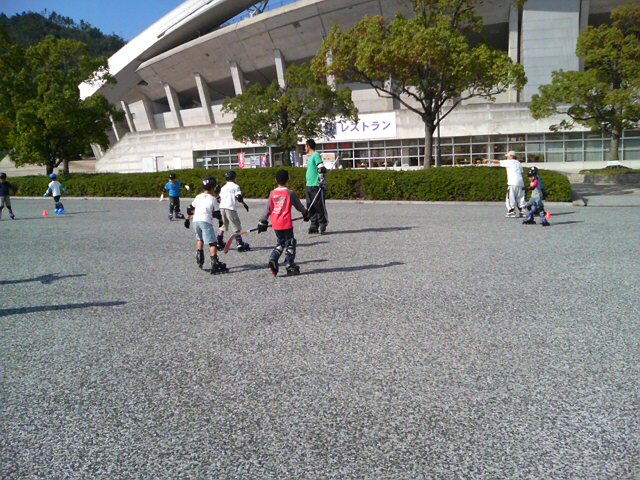 ���̉摜�̒��쌠��
Hiroshima Inline Hockey League(HIHL)�ɂ���܂��B�摜�f�[�^�̖��f�]�p�͌ł����f��\���グ�܂��B