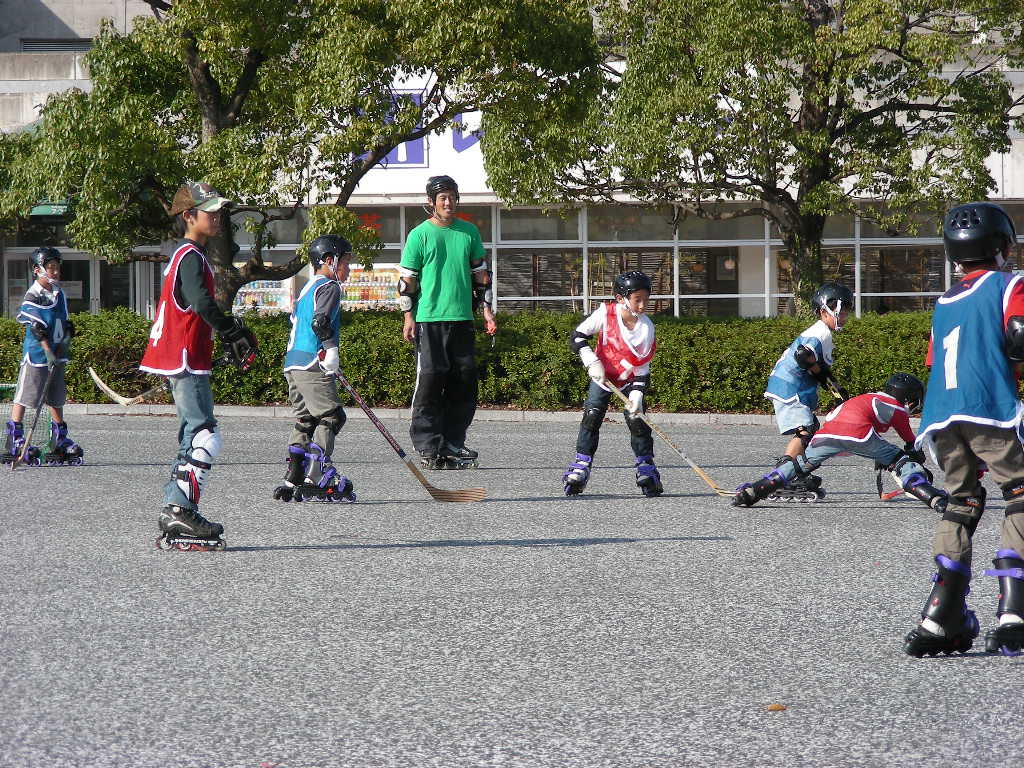 ���̉摜�̒��쌠��
Hiroshima Inline Hockey League(HIHL)�ɂ���܂��B�摜�f�[�^�̖��f�]�p�͌ł����f��\���グ�܂��B