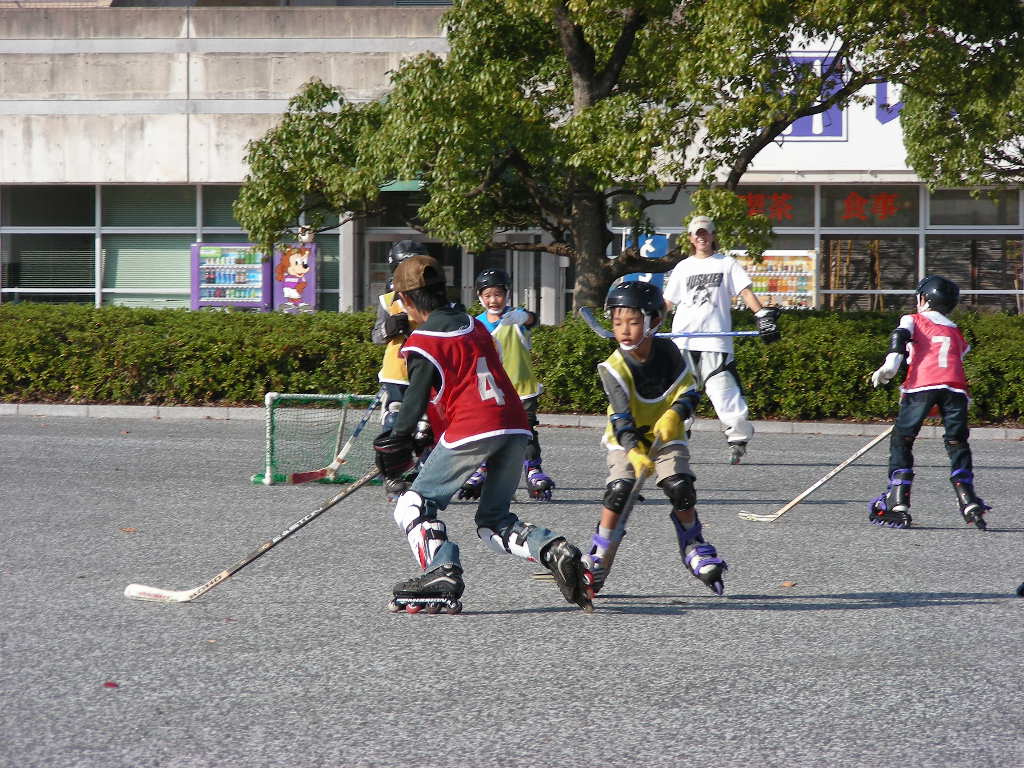 ���̉摜�̒��쌠��
Hiroshima Inline Hockey League(HIHL)�ɂ���܂��B�摜�f�[�^�̖��f�]�p�͌ł����f��\���グ�܂��B