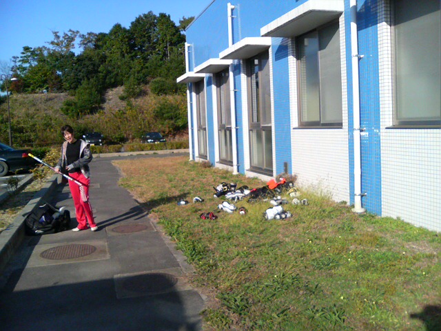 ���̉摜�̒��쌠��
Hiroshima Inline Hockey League(HIHL)�ɂ���܂��B�摜�f�[�^�̖��f�]�p�͌ł����f��\���グ�܂��B