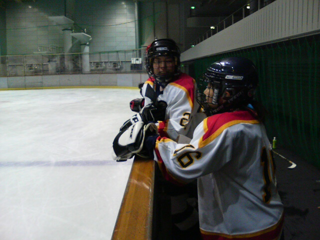 ���̉摜�̒��쌠��
Hiroshima Inline Hockey League(HIHL)�ɂ���܂��B�摜�f�[�^�̖��f�]�p�͌ł����f��\���グ�܂��B