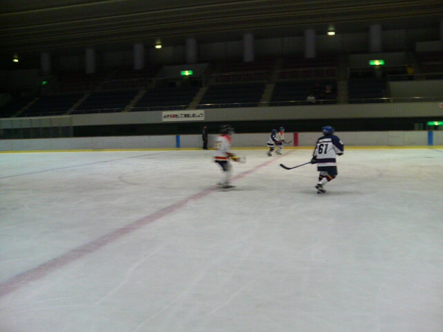 ���̉摜�̒��쌠��
Hiroshima Inline Hockey League(HIHL)�ɂ���܂��B�摜�f�[�^�̖��f�]�p�͌ł����f��\���グ�܂��B