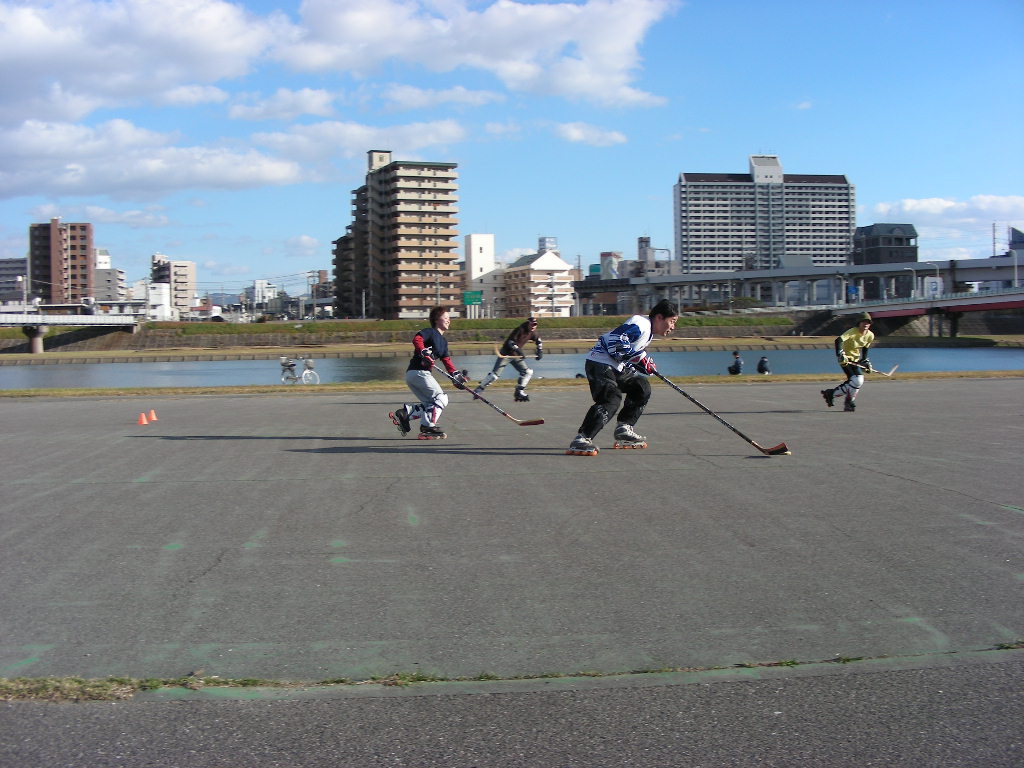 ���̉摜�̒��쌠��
Hiroshima Inline Hockey League(HIHL)�ɂ���܂��B�摜�f�[�^�̖��f�]�p�͌ł����f��\���グ�܂��B
