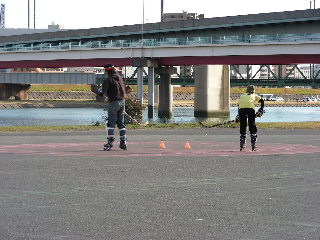 ���̉摜�̒��쌠��
Hiroshima Inline Hockey League(HIHL)�ɂ���܂��B�摜�f�[�^�̖��f�]�p�͌ł����f��\���グ�܂��B