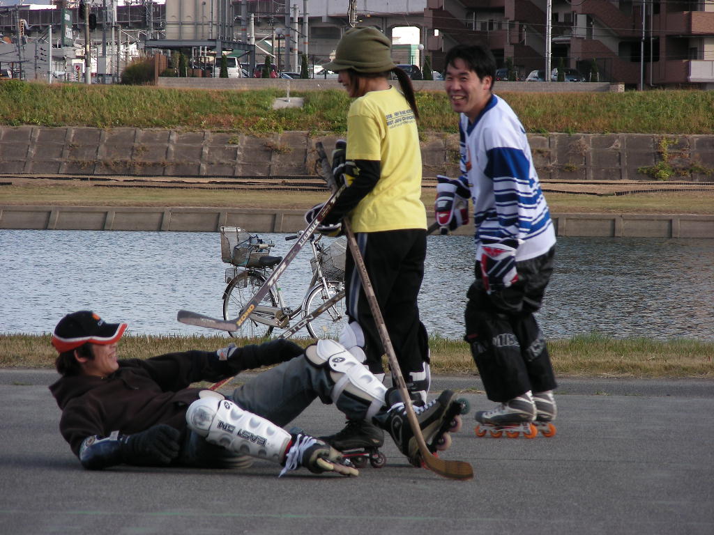 ���̉摜�̒��쌠��
Hiroshima Inline Hockey League(HIHL)�ɂ���܂��B�摜�f�[�^�̖��f�]�p�͌ł����f��\���グ�܂��B