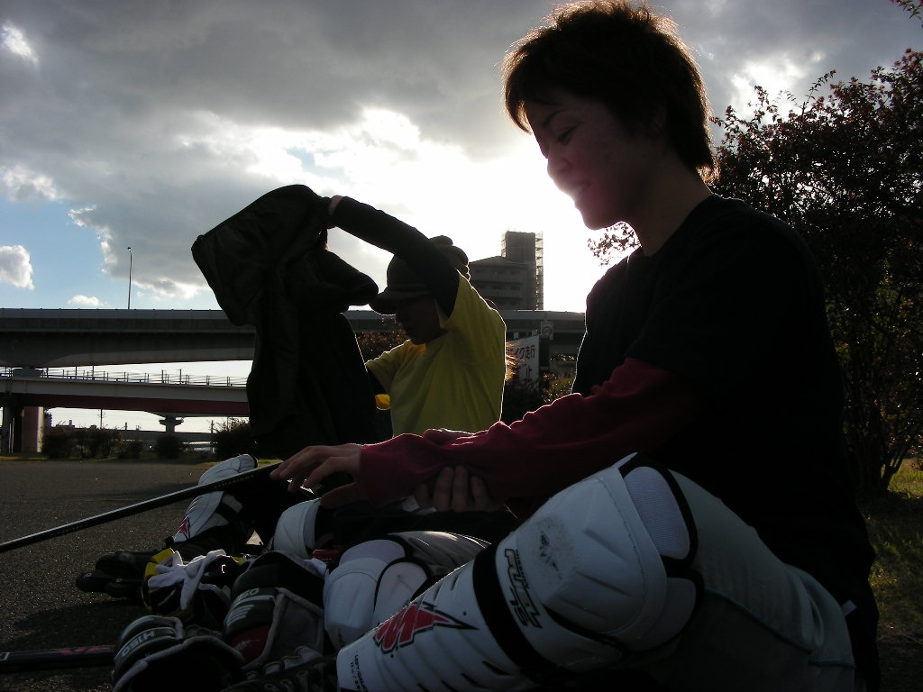 ���̉摜�̒��쌠��
Hiroshima Inline Hockey League(HIHL)�ɂ���܂��B�摜�f�[�^�̖��f�]�p�͌ł����f��\���グ�܂��B