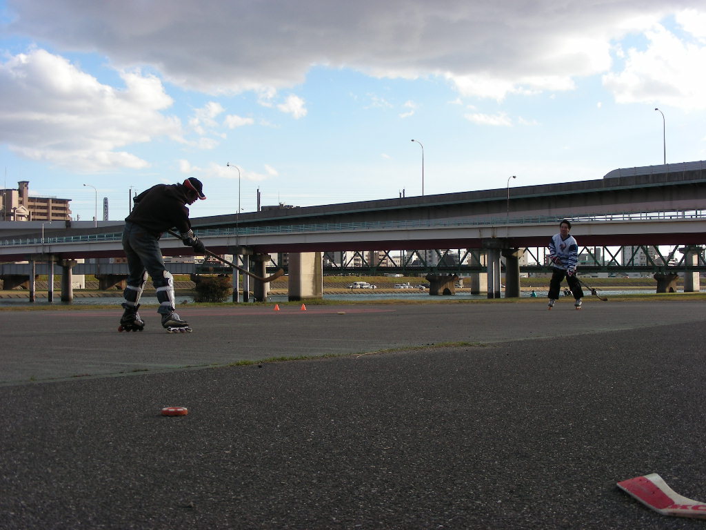 ���̉摜�̒��쌠��
Hiroshima Inline Hockey League(HIHL)�ɂ���܂��B�摜�f�[�^�̖��f�]�p�͌ł����f��\���グ�܂��B