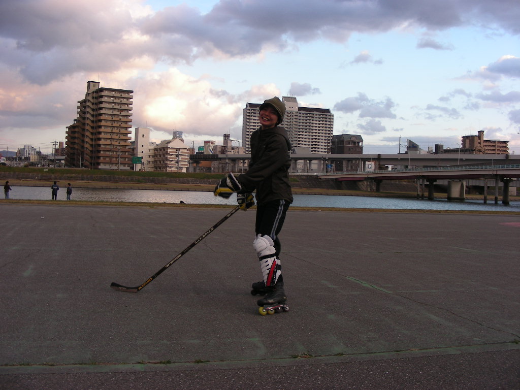 ���̉摜�̒��쌠��
Hiroshima Inline Hockey League(HIHL)�ɂ���܂��B�摜�f�[�^�̖��f�]�p�͌ł����f��\���グ�܂��B