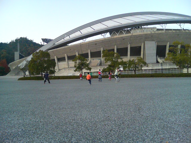 ���̉摜�̒��쌠��
Hiroshima Inline Hockey League(HIHL)�ɂ���܂��B�摜�f�[�^�̖��f�]�p�͌ł����f��\���グ�܂��B