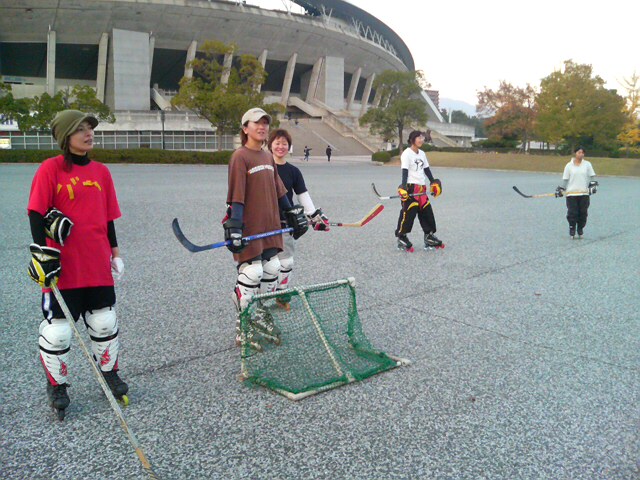 ���̉摜�̒��쌠��
Hiroshima Inline Hockey League(HIHL)�ɂ���܂��B�摜�f�[�^�̖��f�]�p�͌ł����f��\���グ�܂��B