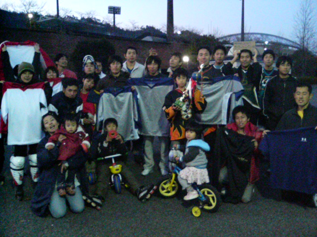 ���̉摜�̒��쌠��
Hiroshima Inline Hockey League(HIHL)�ɂ���܂��B�摜�f�[�^�̖��f�]�p�͌ł����f��\���グ�܂��B