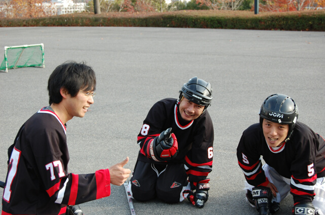 ���̉摜�̒��쌠��
Hiroshima Inline Hockey League(HIHL)�ɂ���܂��B�摜�f�[�^�̖��f�]�p�͌ł����f��\���グ�܂��B