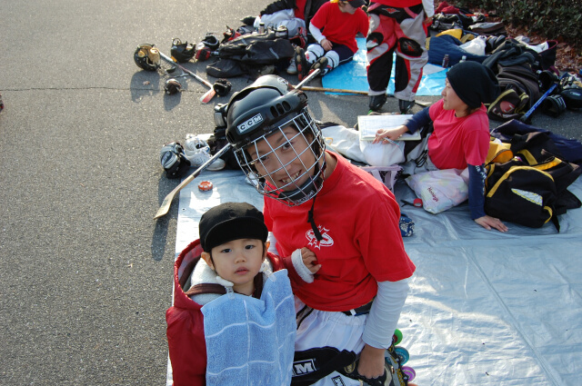 ���̉摜�̒��쌠��
Hiroshima Inline Hockey League(HIHL)�ɂ���܂��B�摜�f�[�^�̖��f�]�p�͌ł����f��\���グ�܂��B