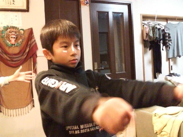 ���̉摜�̒��쌠��
Hiroshima Inline Hockey League(HIHL)�ɂ���܂��B�摜�f�[�^�̖��f�]�p�͌ł����f��\���グ�܂��B