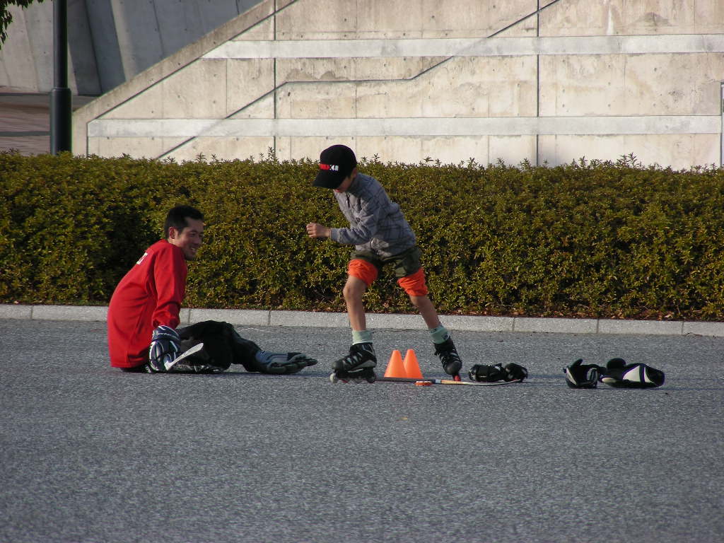 ���̉摜�̒��쌠��
Hiroshima Inline Hockey League(HIHL)�ɂ���܂��B�摜�f�[�^�̖��f�]�p�͌ł����f��\���グ�܂��B