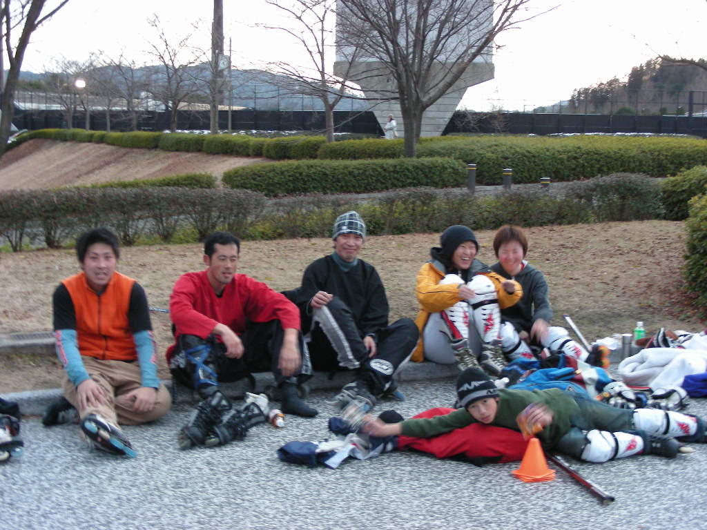 ���̉摜�̒��쌠��
Hiroshima Inline Hockey League(HIHL)�ɂ���܂��B�摜�f�[�^�̖��f�]�p�͌ł����f��\���グ�܂��B