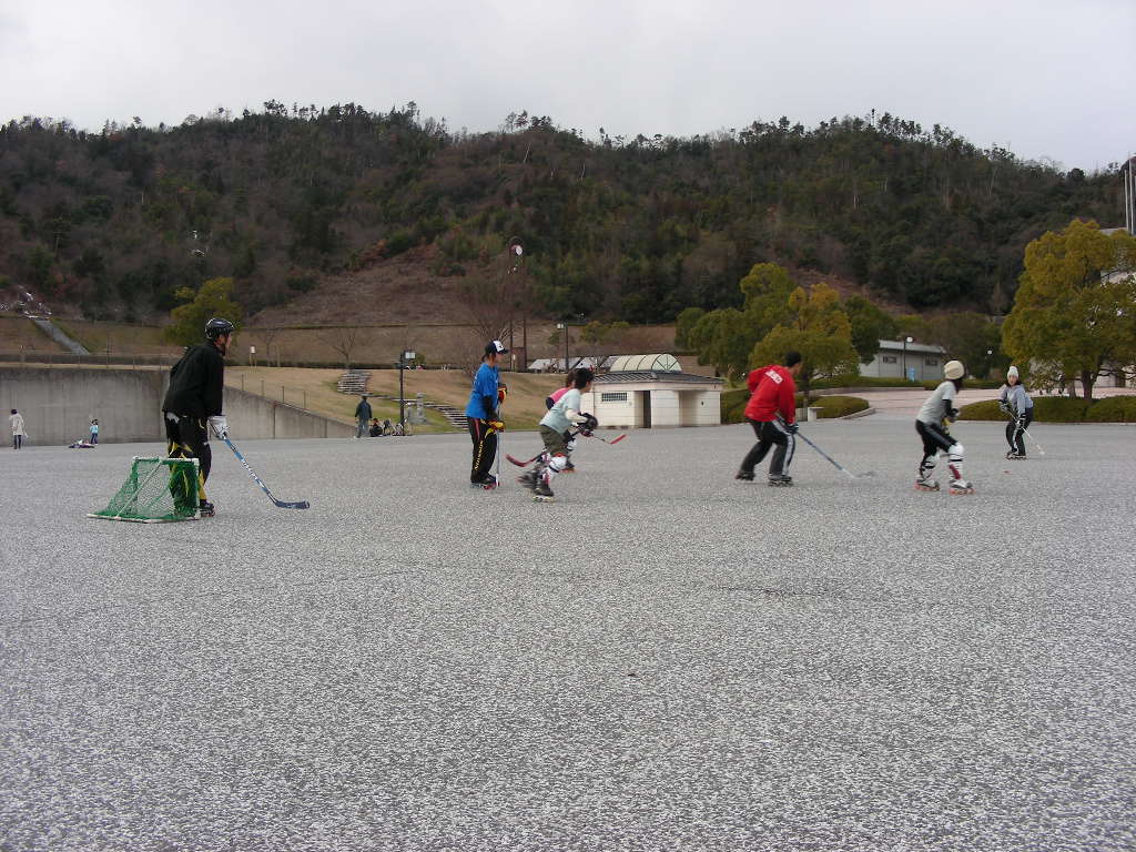 ���̉摜�̒��쌠��
Hiroshima Inline Hockey League(HIHL)�ɂ���܂��B�摜�f�[�^�̖��f�]�p�͌ł����f��\���グ�܂��B