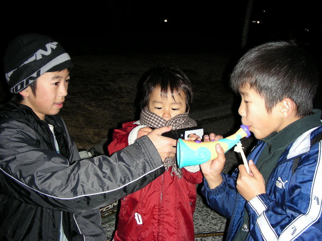 ���̉摜�̒��쌠��
Hiroshima Inline Hockey League(HIHL)�ɂ���܂��B�摜�f�[�^�̖��f�]�p�͌ł����f��\���グ�܂��B