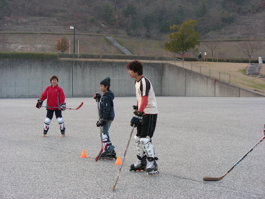 ���̉摜�̒��쌠��
Hiroshima Inline Hockey League(HIHL)�ɂ���܂��B�摜�f�[�^�̖��f�]�p�͌ł����f��\���グ�܂��B