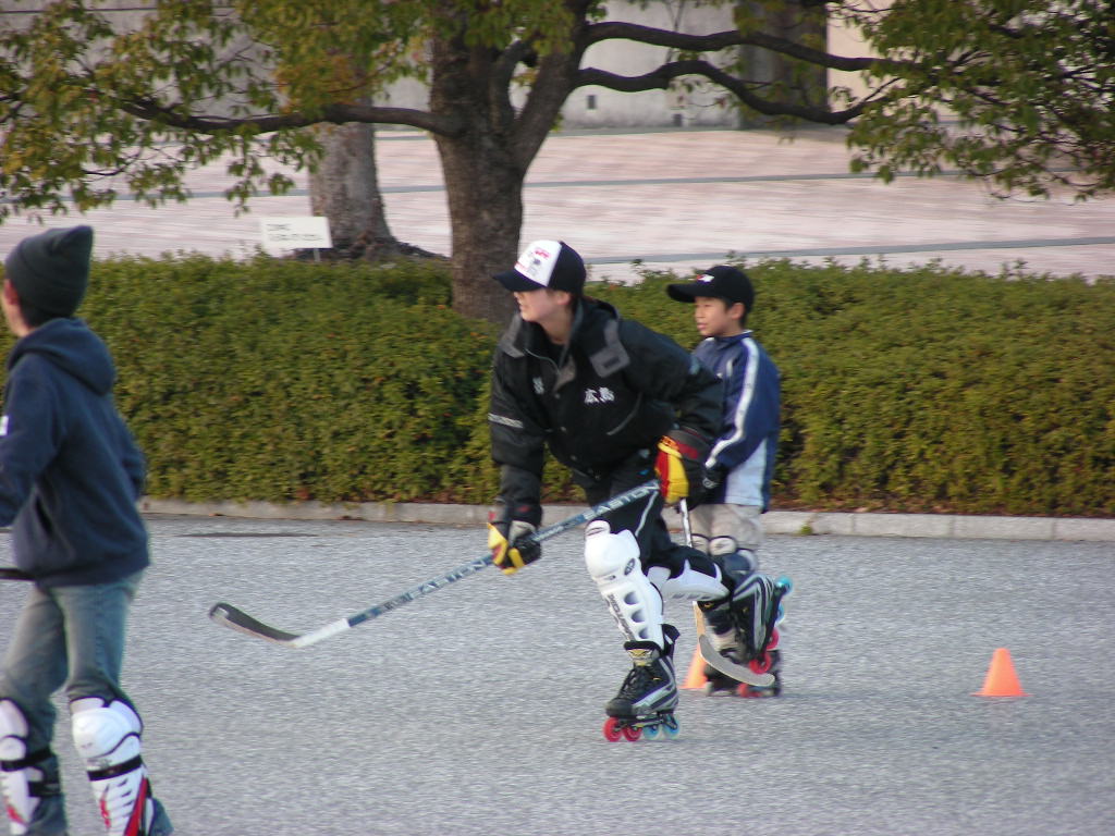 ���̉摜�̒��쌠��
Hiroshima Inline Hockey League(HIHL)�ɂ���܂��B�摜�f�[�^�̖��f�]�p�͌ł����f��\���グ�܂��B