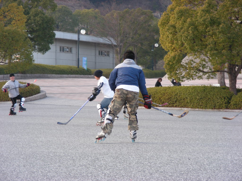 ���̉摜�̒��쌠��
Hiroshima Inline Hockey League(HIHL)�ɂ���܂��B�摜�f�[�^�̖��f�]�p�͌ł����f��\���グ�܂��B
