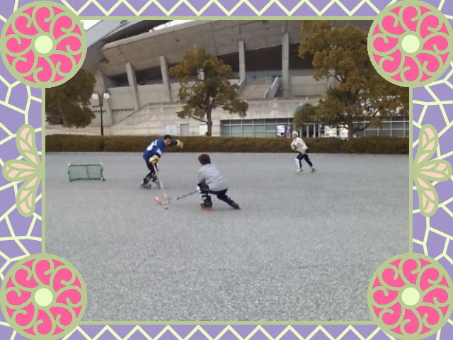���̉摜�̒��쌠��
Hiroshima Inline Hockey League(HIHL)�ɂ���܂��B�摜�f�[�^�̖��f�]�p�͌ł����f��\���グ�܂��B