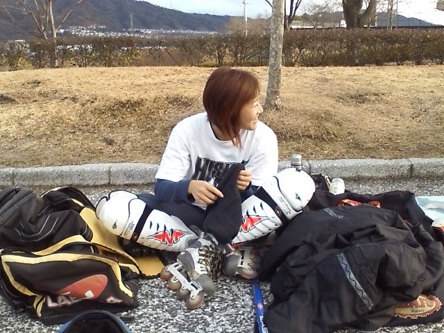 ���̉摜�̒��쌠��
Hiroshima Inline Hockey League(HIHL)�ɂ���܂��B�摜�f�[�^�̖��f�]�p�͌ł����f��\���グ�܂��B