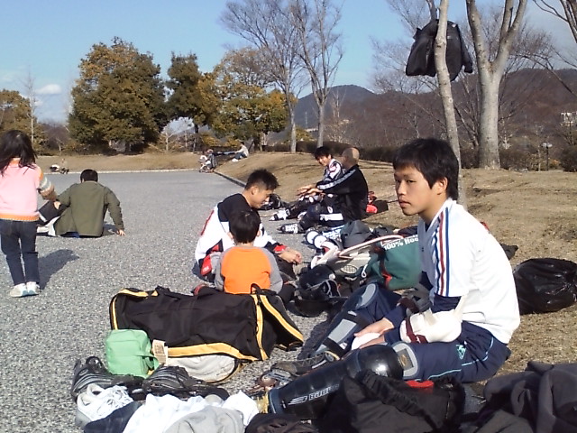 ���̉摜�̒��쌠��
Hiroshima Inline Hockey League(HIHL)�ɂ���܂��B�摜�f�[�^�̖��f�]�p�͌ł����f��\���グ�܂��B