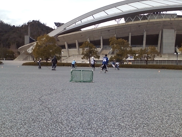 ���̉摜�̒��쌠��
Hiroshima Inline Hockey League(HIHL)�ɂ���܂��B�摜�f�[�^�̖��f�]�p�͌ł����f��\���グ�܂��B