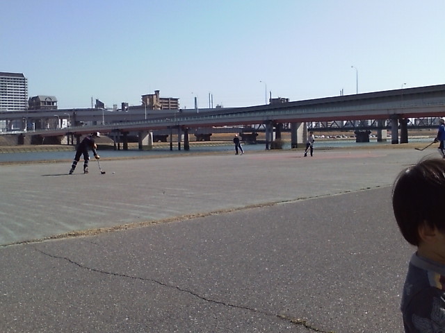 ���̉摜�̒��쌠��
Hiroshima Inline Hockey League(HIHL)�ɂ���܂��B�摜�f�[�^�̖��f�]�p�͌ł����f��\���グ�܂��B