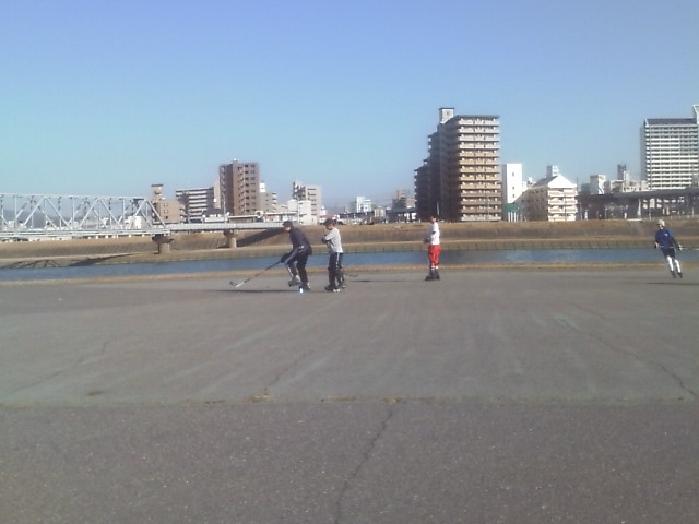 ���̉摜�̒��쌠��
Hiroshima Inline Hockey League(HIHL)�ɂ���܂��B�摜�f�[�^�̖��f�]�p�͌ł����f��\���グ�܂��B