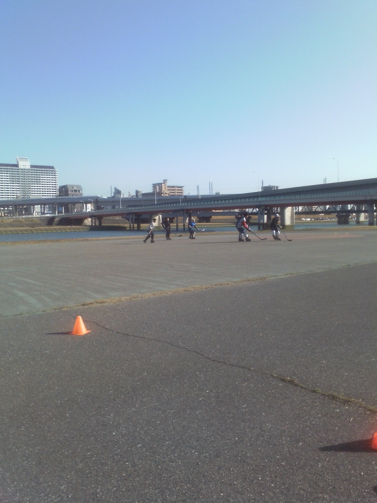 ���̉摜�̒��쌠��
Hiroshima Inline Hockey League(HIHL)�ɂ���܂��B�摜�f�[�^�̖��f�]�p�͌ł����f��\���グ�܂��B