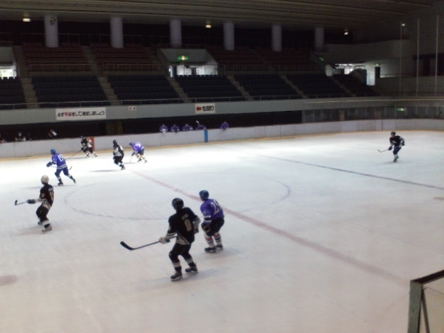 ���̉摜�̒��쌠��
Hiroshima Inline Hockey League(HIHL)�ɂ���܂��B�摜�f�[�^�̖��f�]�p�͌ł����f��\���グ�܂��B