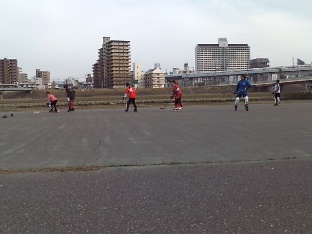 ���̉摜�̒��쌠��
Hiroshima Inline Hockey League(HIHL)�ɂ���܂��B�摜�f�[�^�̖��f�]�p�͌ł����f��\���グ�܂��B