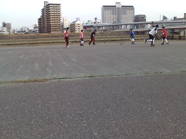 ���̉摜�̒��쌠��
Hiroshima Inline Hockey League(HIHL)�ɂ���܂��B�摜�f�[�^�̖��f�]�p�͌ł����f��\���グ�܂��B