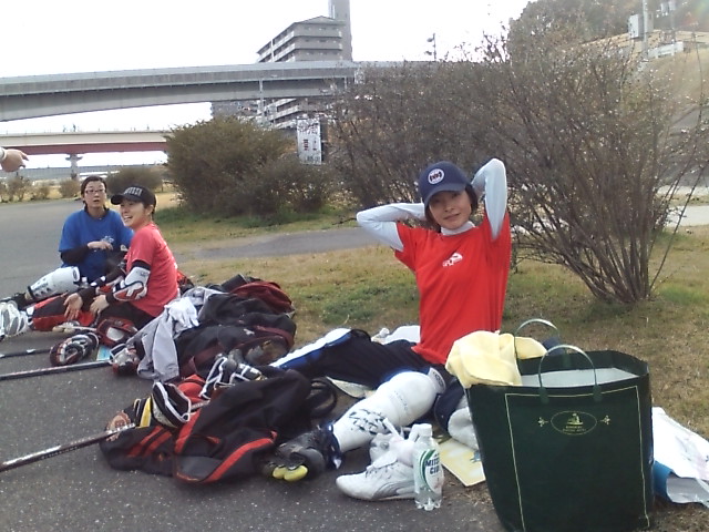 ���̉摜�̒��쌠��
Hiroshima Inline Hockey League(HIHL)�ɂ���܂��B�摜�f�[�^�̖��f�]�p�͌ł����f��\���グ�܂��B