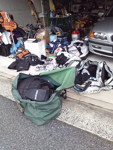 ���̉摜�̒��쌠��
Hiroshima Inline Hockey League(HIHL)�ɂ���܂��B�摜�f�[�^�̖��f�]�p�͌ł����f��\���グ�܂��B